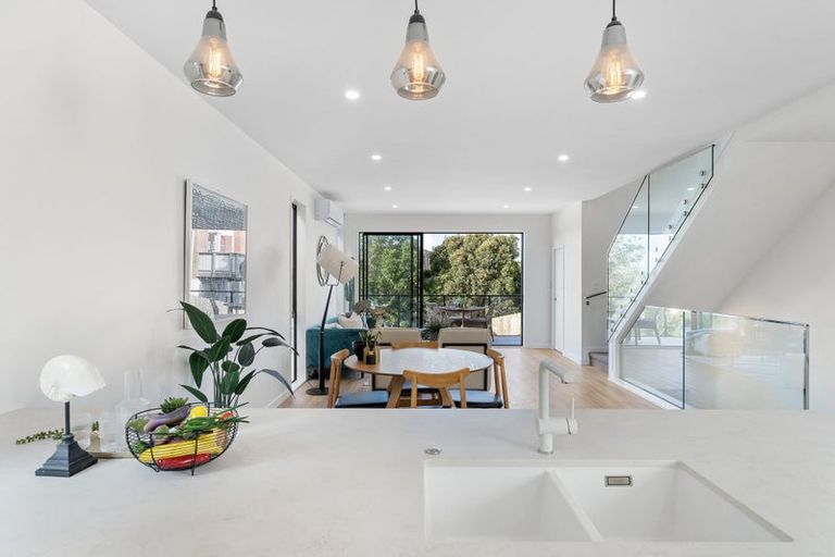 Photo of property in 6/388 Glenfield Road, Glenfield, Auckland, 0629