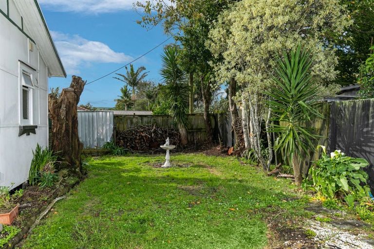 Photo of property in 117 Te Atatu Road, Te Atatu South, Auckland, 0610