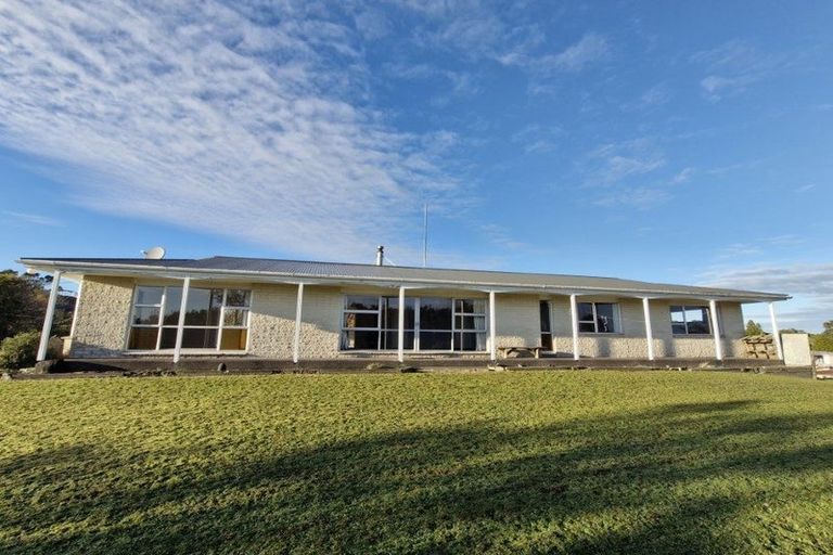 Photo of property in 94 Oxford Road, Okato, 4335