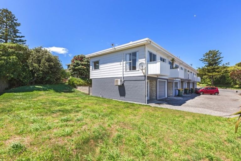 Photo of property in 10/22 Bay Drive, Titahi Bay, Porirua, 5022