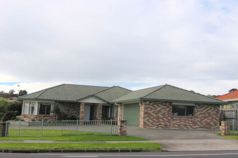 Photo of property in 130 Kilkenny Drive, East Tamaki Heights, Auckland, 2016