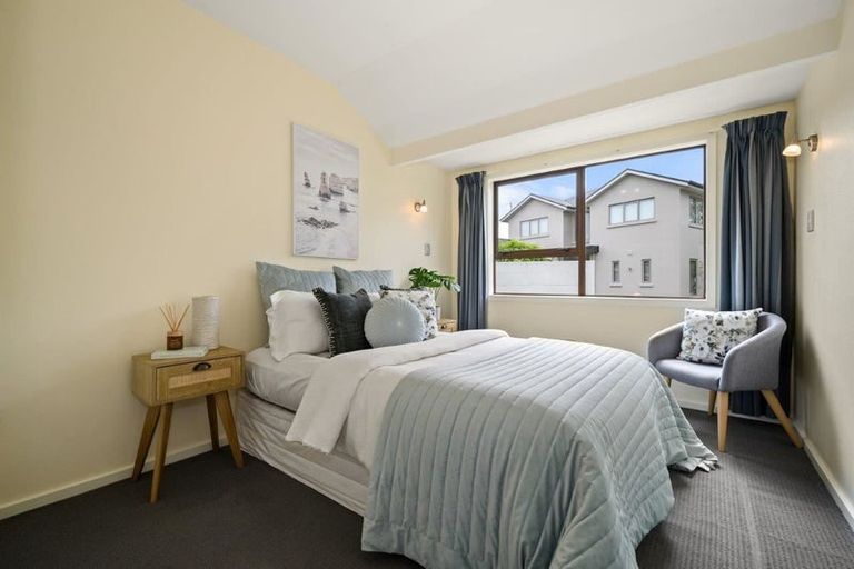 Photo of property in 2/7a Medbury Terrace, Fendalton, Christchurch, 8041