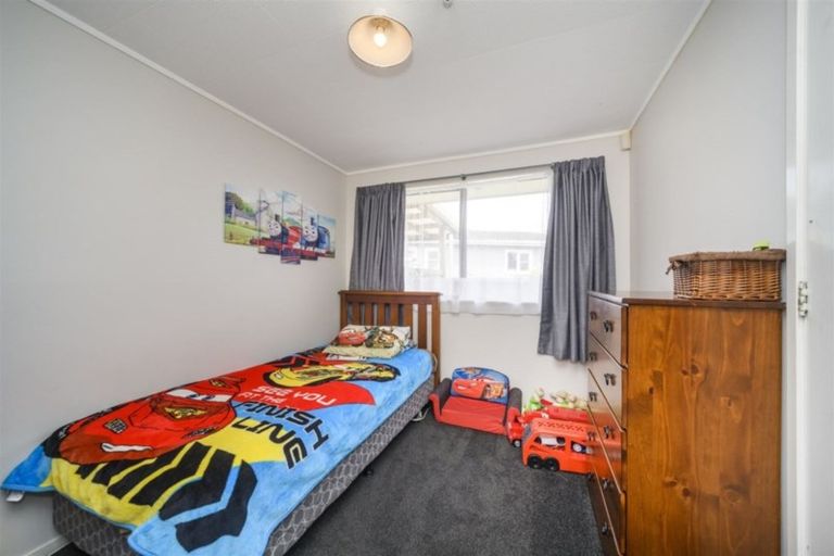 Photo of property in 19 Mcleavey Drive, Kelvin Grove, Palmerston North, 4414