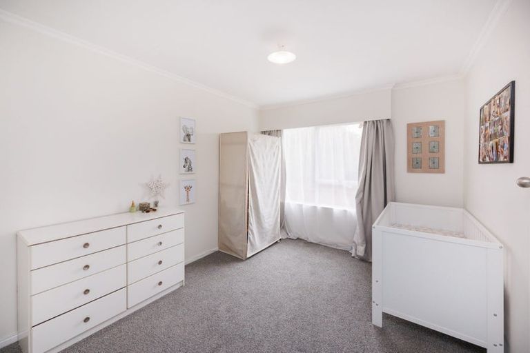 Photo of property in 9 Lyndale Place, Kelvin Grove, Palmerston North, 4414
