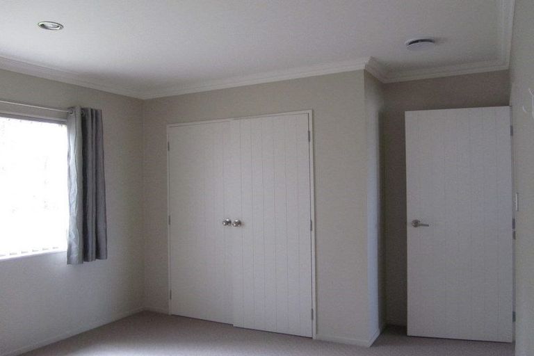 Photo of property in 11 Jomard Terrace, Northcross, Auckland, 0632