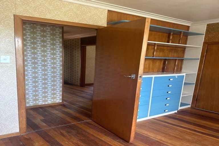 Photo of property in 98 Wharf Road, Te Atatu Peninsula, Auckland, 0610