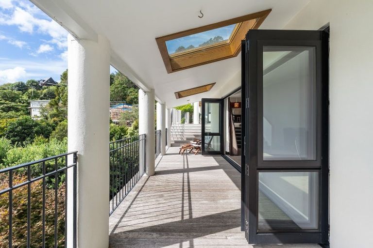 Photo of property in 52 Walter Road, Lowry Bay, Lower Hutt, 5013