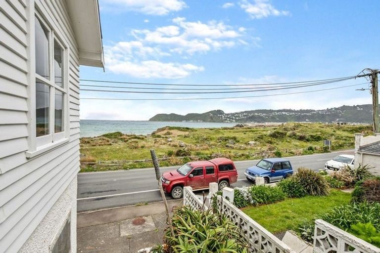 Photo of property in 34 Moa Point Road, Moa Point, Wellington, 6022