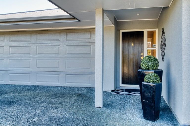 Photo of property in 16 Bourke Place, Havelock North, 4130