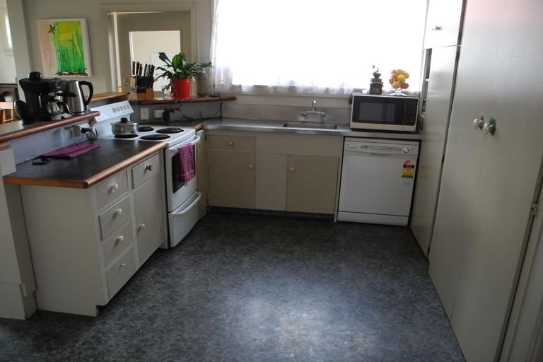 Photo of property in 10 Michael Street, Waimate, 7924