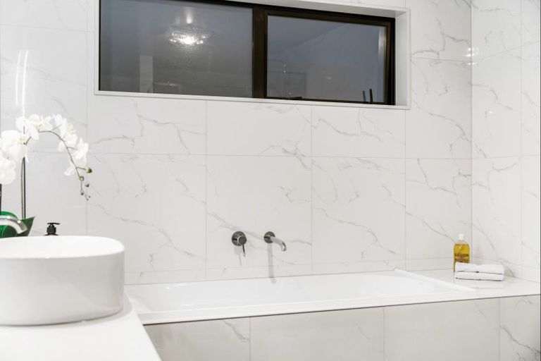 Photo of property in 42 Longshore Drive, Long Bay, Auckland, 0630