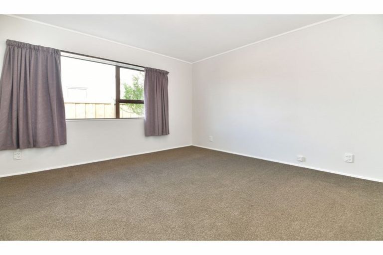 Photo of property in 1b Milton Road, Orewa, 0931