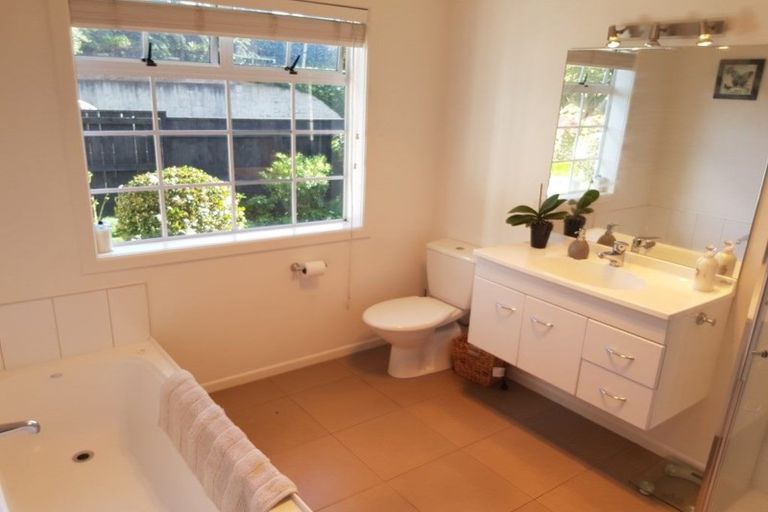 Photo of property in 23 Awanui Street, Merrilands, New Plymouth, 4312