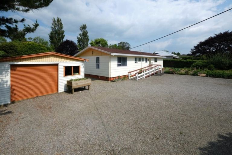 Photo of property in 33 Castle Street, Eltham, 4322