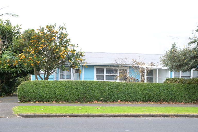 Photo of property in 15 Hain Avenue, Mangere East, Auckland, 2024