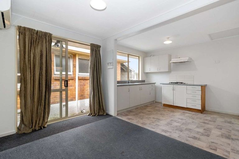 Photo of property in 1 Gazeley Avenue, Silverdale, Hamilton, 3216