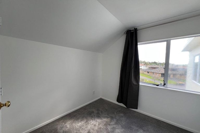 Photo of property in 8 Thornbill Rise, Unsworth Heights, Auckland, 0632