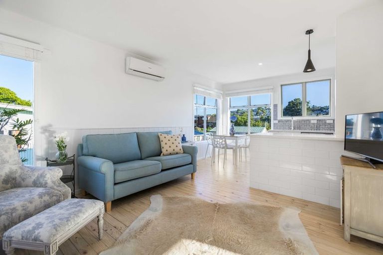 Photo of property in 39 Langton Road, Stanmore Bay, Whangaparaoa, 0932