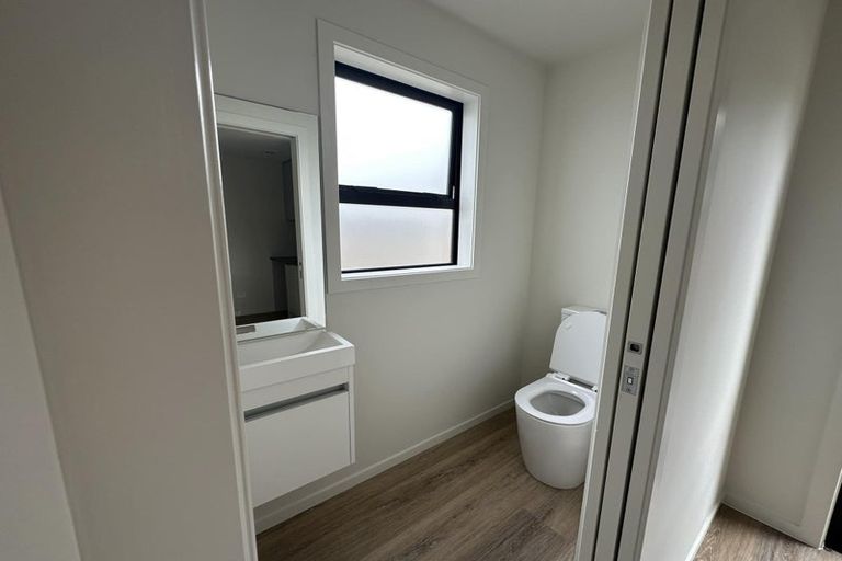 Photo of property in 7/7 Wainuiomata Road, Wainuiomata, Lower Hutt, 5014