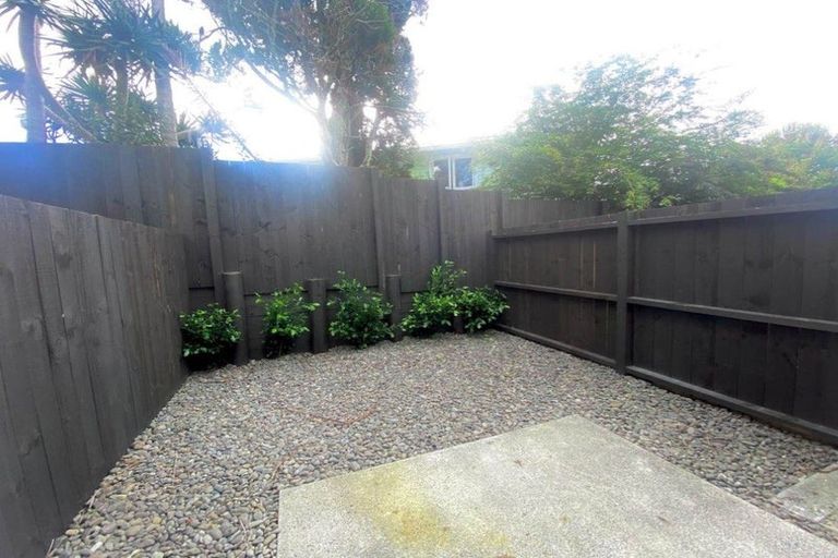 Photo of property in 8/52 Rua Road, Glen Eden, Auckland, 0602