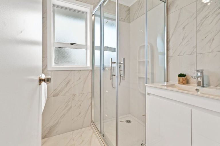 Photo of property in 34 Convair Crescent, Mangere, Auckland, 2022