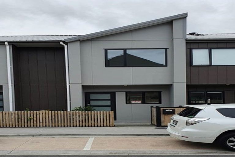 Photo of property in 7 Eileen Newey Place, Henderson, Auckland, 0612