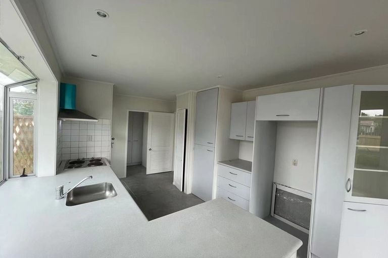 Photo of property in 377 Bucklands Beach Road, Bucklands Beach, Auckland, 2012