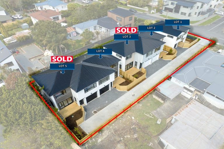 Photo of property in 13a Renata Crescent, Te Atatu Peninsula, Auckland, 0610