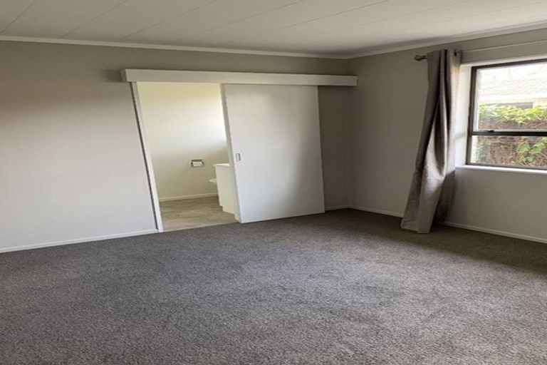 Photo of property in 208 Te Moana Road, Waikanae, 5036