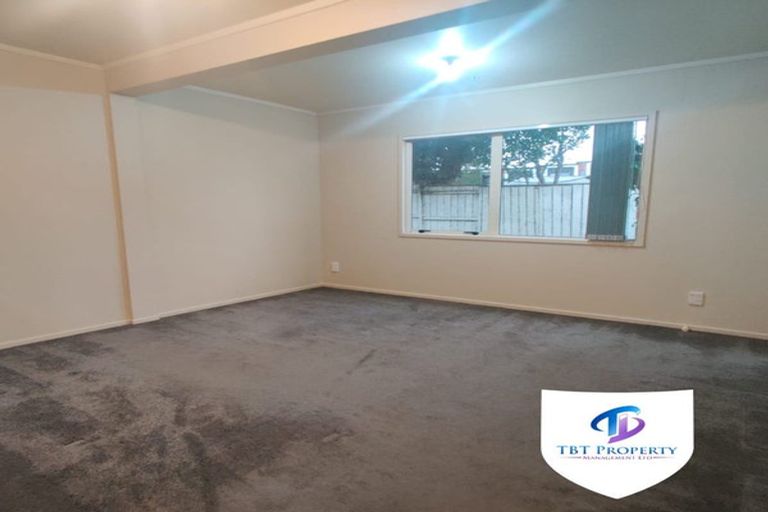 Photo of property in 3/240 Pakuranga Road, Pakuranga Heights, Auckland, 2010