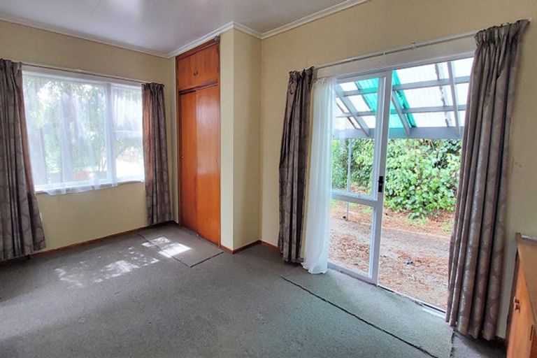Photo of property in 88 Queenwood Road, Levin, 5510