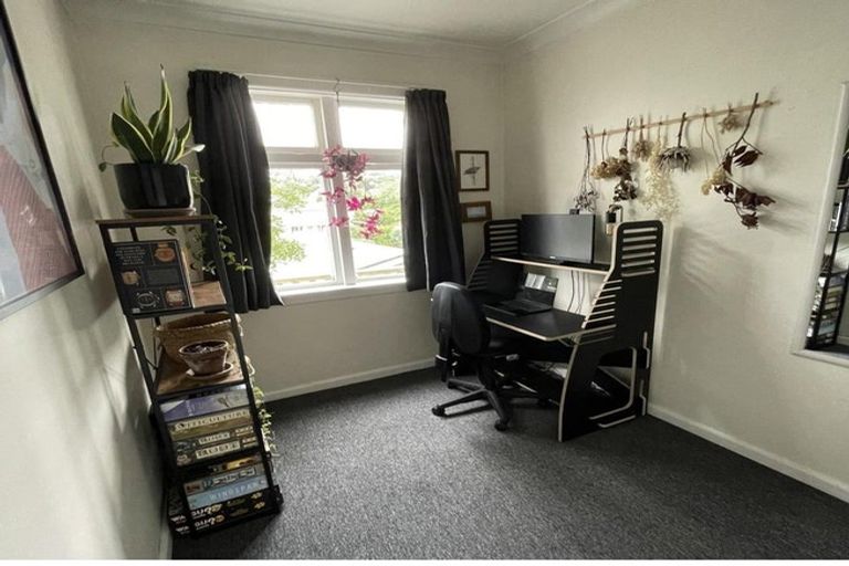 Photo of property in 26 Lerwick Terrace, Melrose, Wellington, 6023