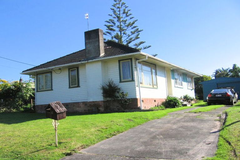 Photo of property in 4 Devon Street, Te Atatu South, Auckland, 0610