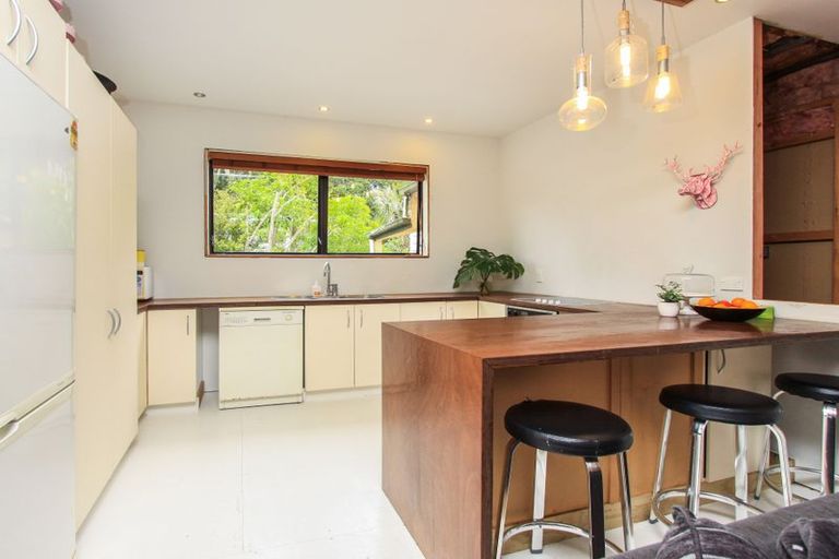 Photo of property in 15 Tane Road, Laingholm, Auckland, 0604