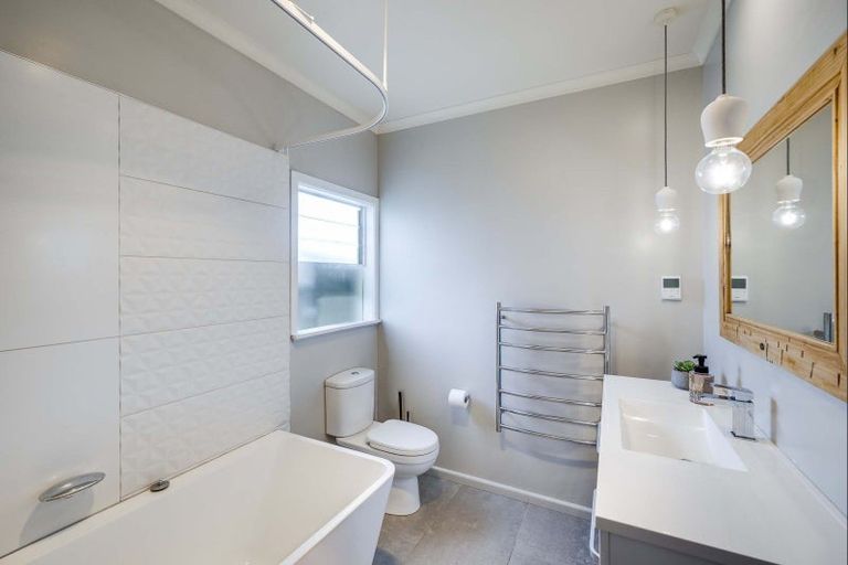 Photo of property in 1214 Willowpark Road North, Mayfair, Hastings, 4122