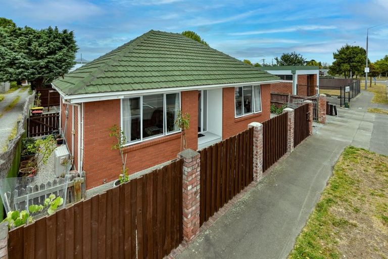 Photo of property in 1/112 Pages Road, Wainoni, Christchurch, 8061