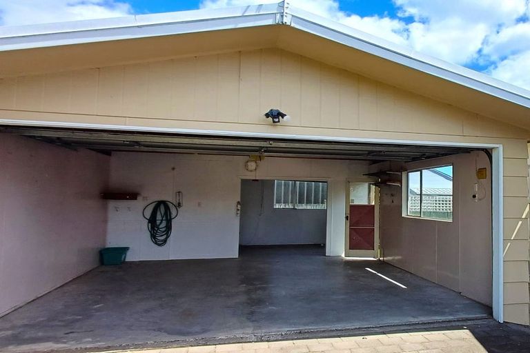 Photo of property in 1 Battersea Place, Richmond Heights, Taupo, 3330