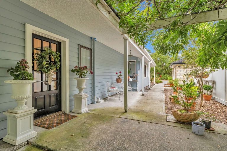 Photo of property in 237 High Street, Oxford, 7430