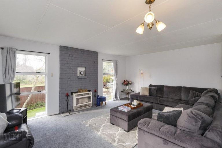 Photo of property in 16 Sandstrom Grove, Feilding, 4702