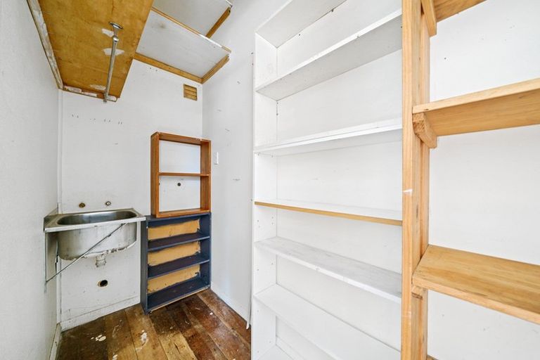 Photo of property in 38 Fairview Crescent, Kelburn, Wellington, 6012