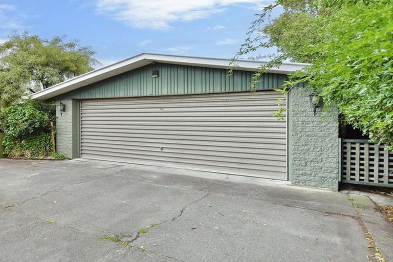 Photo of property in 2/1 Leeman Place, Redwood, Christchurch, 8051