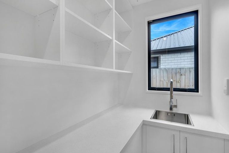 Photo of property in 6 Salkeld Place, Woodend, 7610