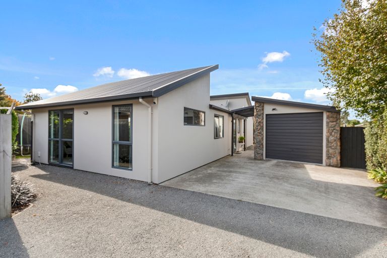 Photo of property in 98a Gilberthorpes Road, Hei Hei, Christchurch, 8042