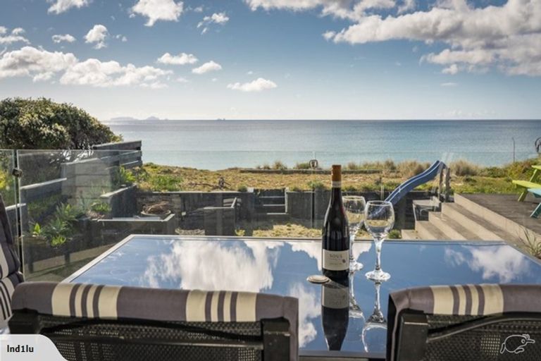 Photo of property in 28 Hall Road, Pataua North, Whangarei, 0175