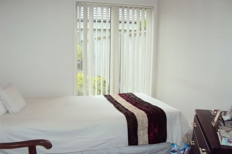 Photo of property in 18 Woodfield Lane, Redwood, Christchurch, 8051