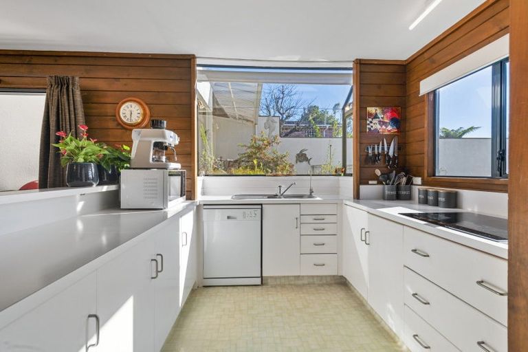 Photo of property in 20 Esmeralda Street, Welcome Bay, Tauranga, 3112