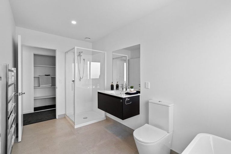 Photo of property in 2 Tarata Way, Lower Shotover, 9304