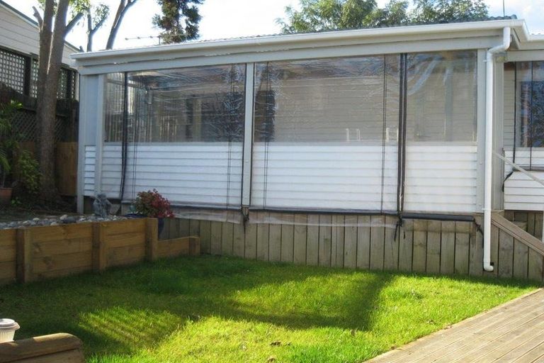 Photo of property in 49 Triangle Road, Massey, Auckland, 0614