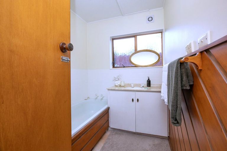 Photo of property in 1/51a View Road, Henderson, Auckland, 0612