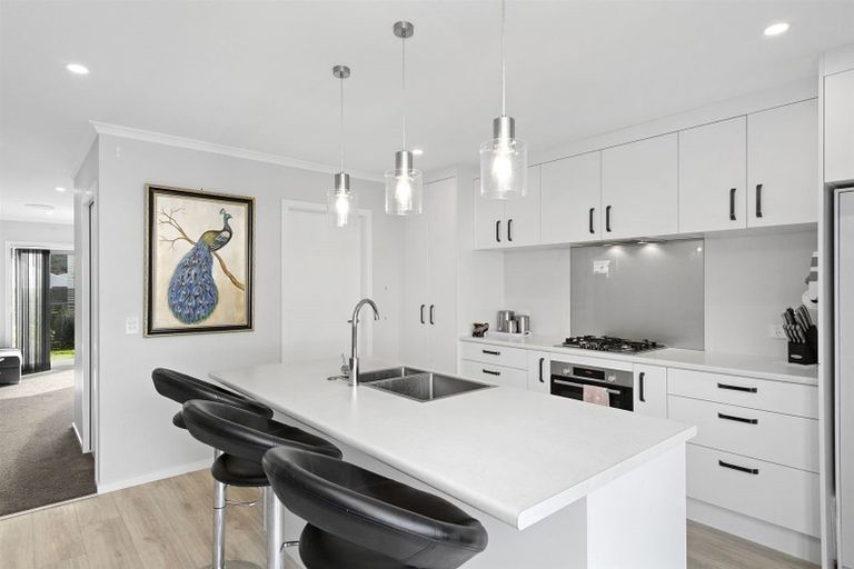 Photo of property in 34 Bluff Road, Kenepuru, Porirua, 5022